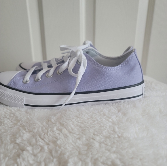 Brand New Custom Lilac Converse *please note sizing* - Picture 4 of 9